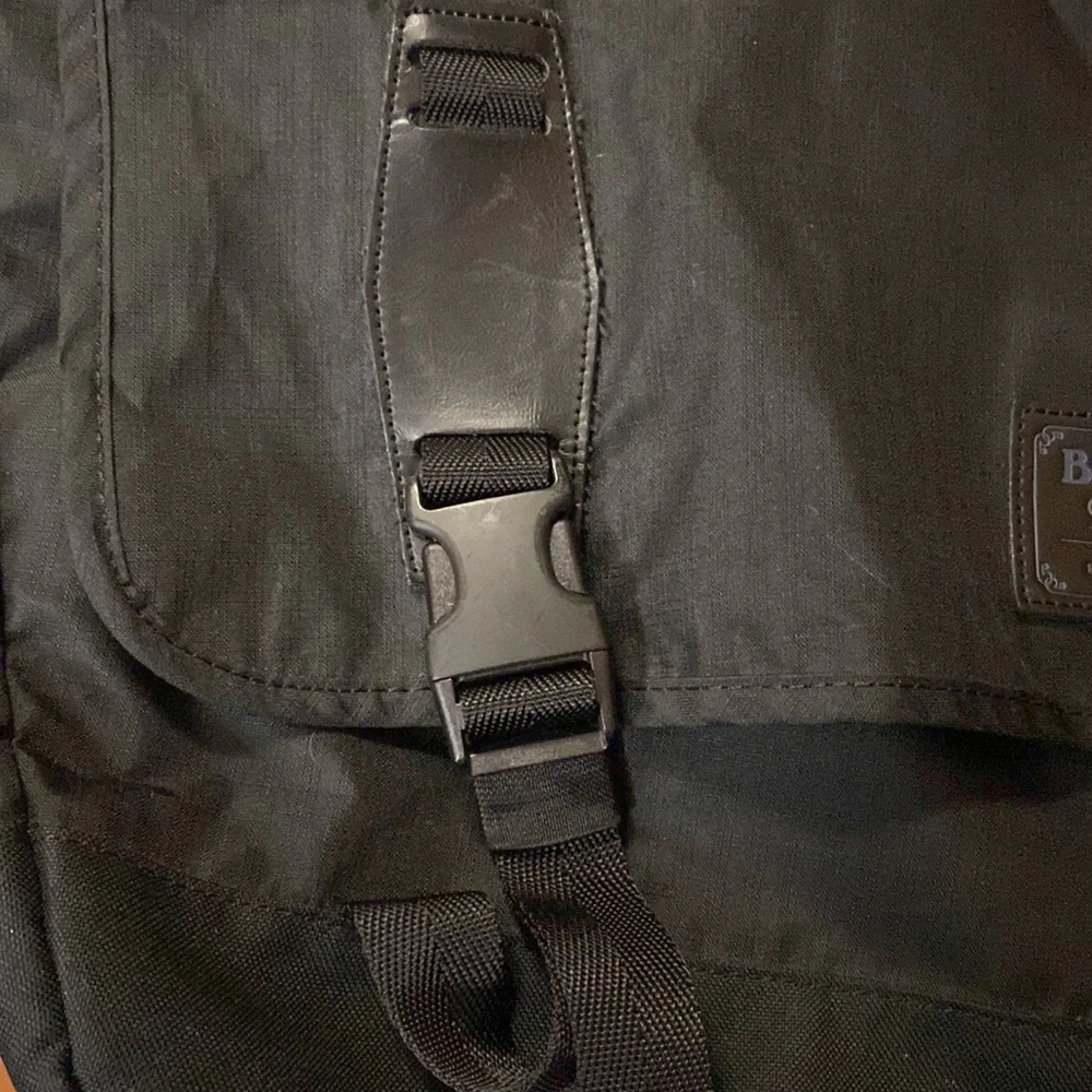 Burton Messenger Bag